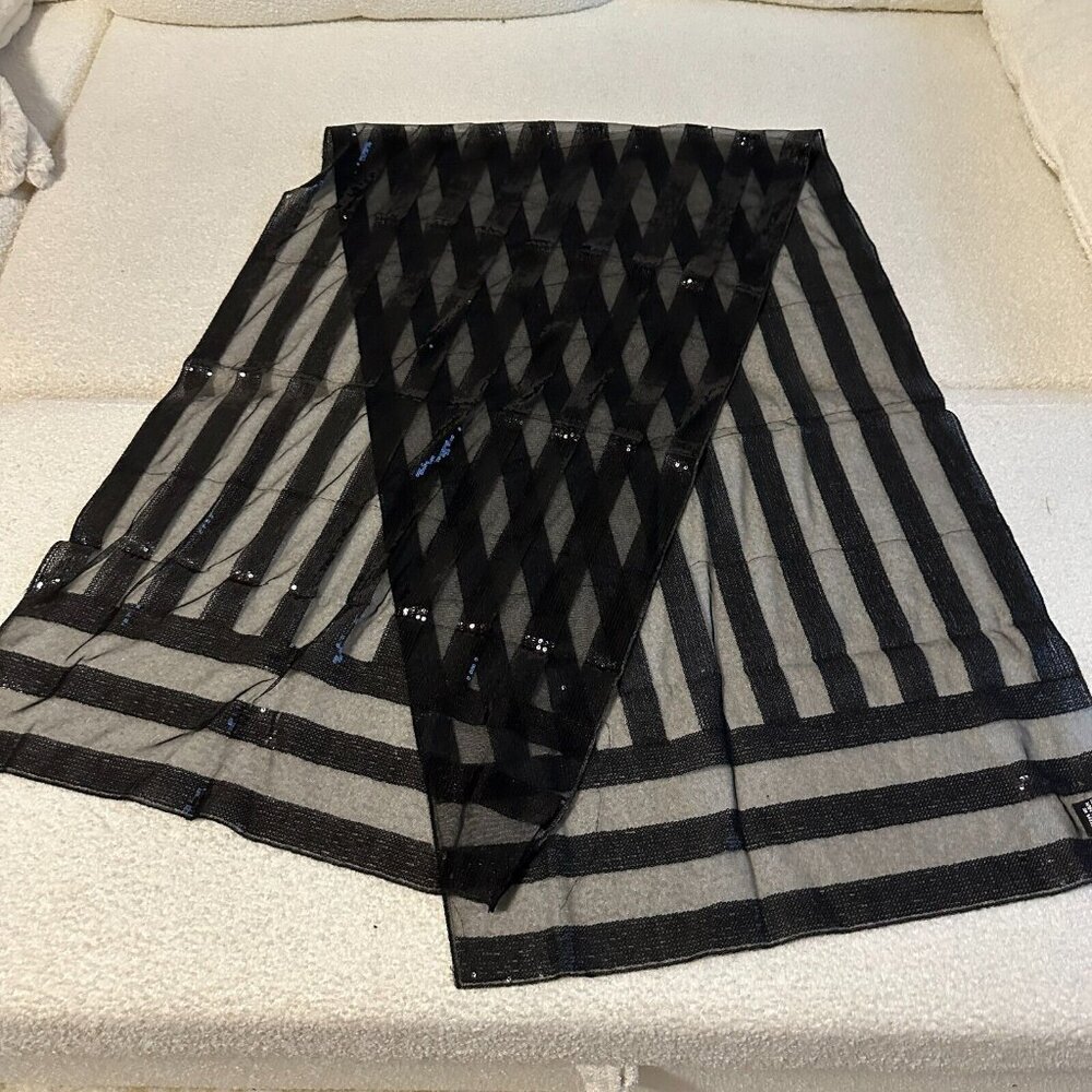 Women's black chevron scarf